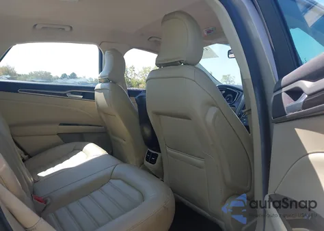 2016 Ford Fusion Se Phev z USA, uszkodzony, nr VIN 3FA6P0PU9GR101553